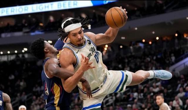 欧亿体育-墨菲狂砍44分难救主 NBA雄鹿141-137鹈鹕